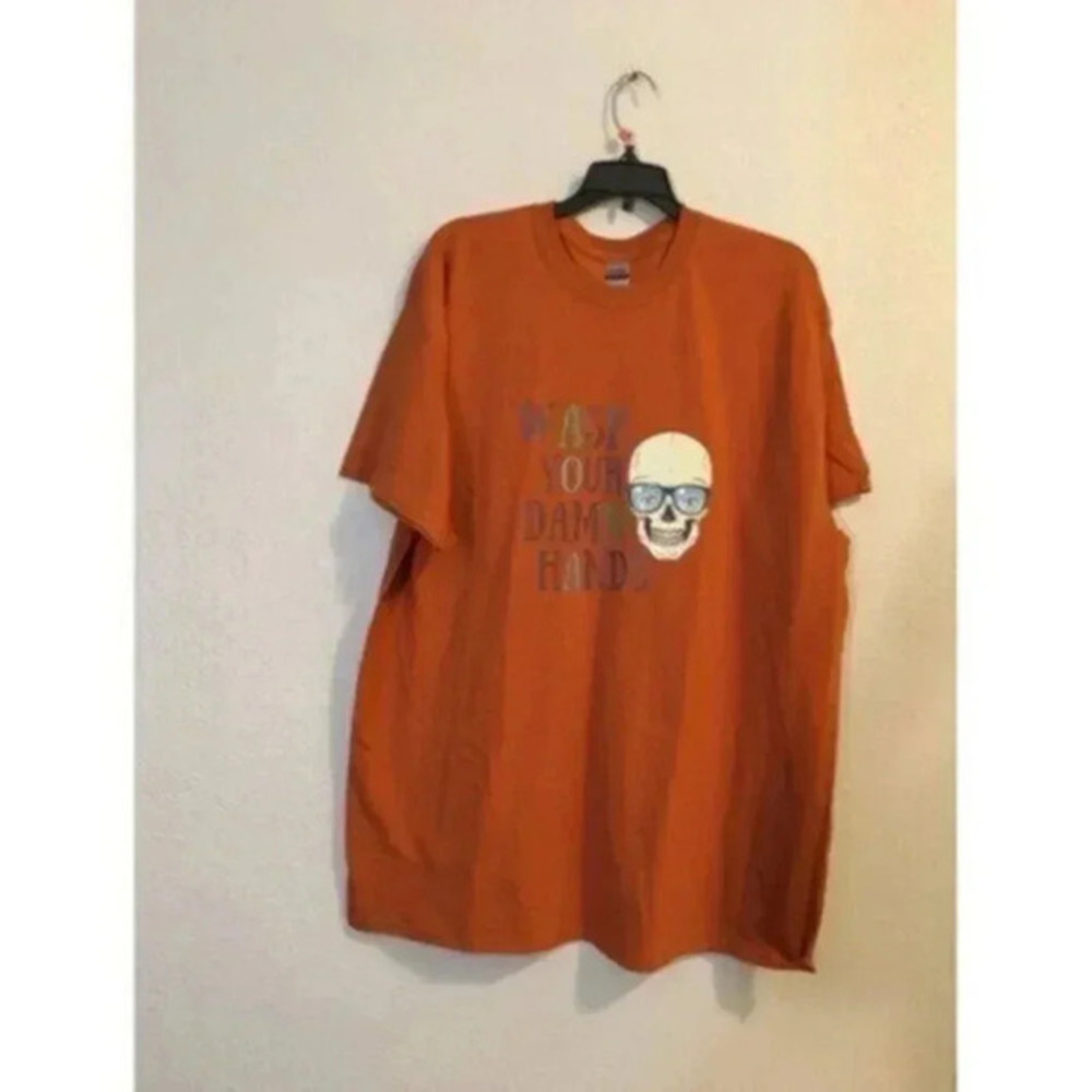 Gildan t shirt XL with graphic print